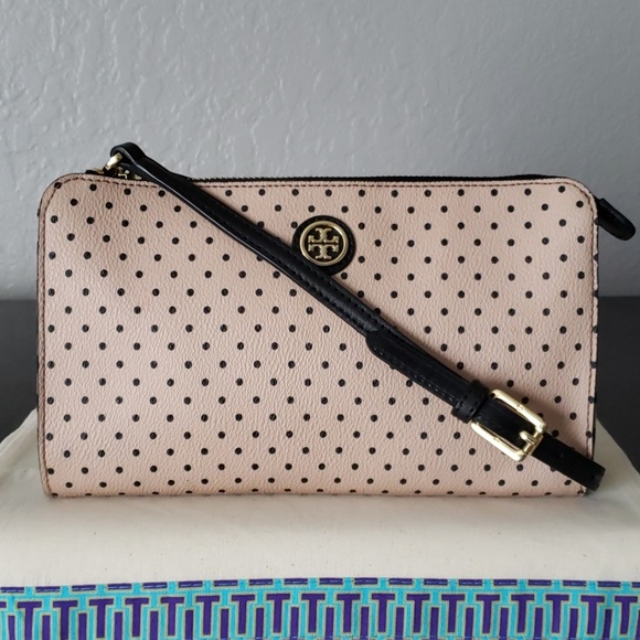 Tory Burch Handbags - Tory Burch Kerrington Crossbody